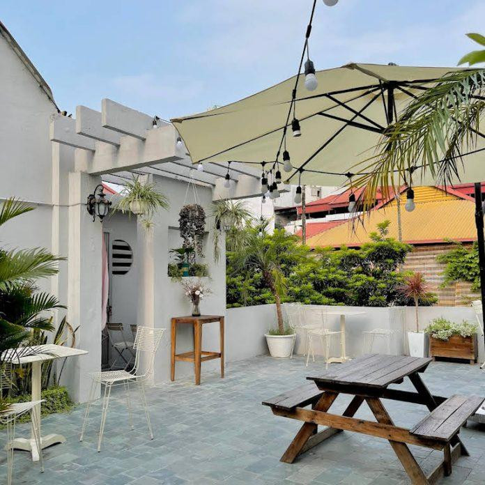Tổng hợp 15 quán cafe Hồ Tây với view cực chill cho bạn thư giãn