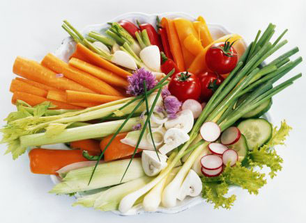 Cà chua đỏ mọng giúp cung cấp vitamin C và khoáng chất