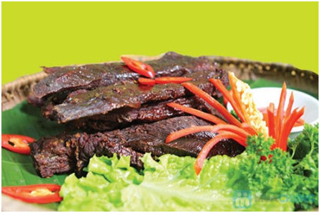 Không nên hâm nóng thịt trâu bằng lò vi sóng vì thịt sẽ bị dai và mất vị