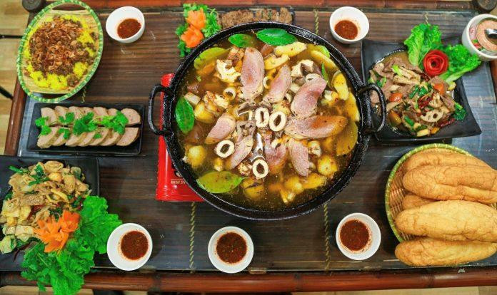 Lẩu cá hồi, món ăn ngon nổi danh ở Sapa