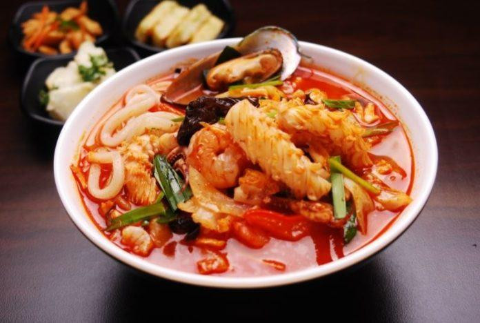 Top 15 Món Ăn Hàn Quốc Đặc Sắc Không Thể Bỏ Qua