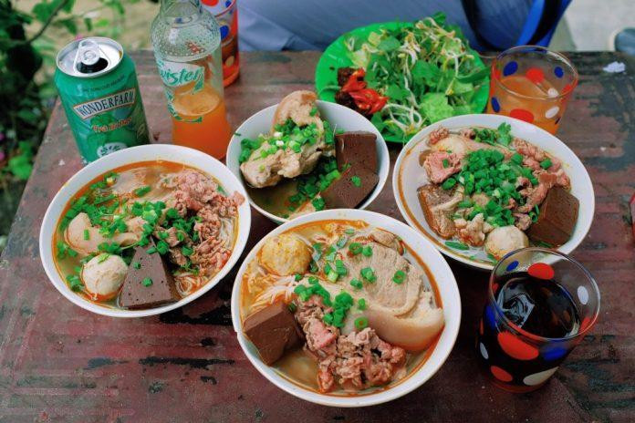 Món bún bò đặc sản tại O Phụng