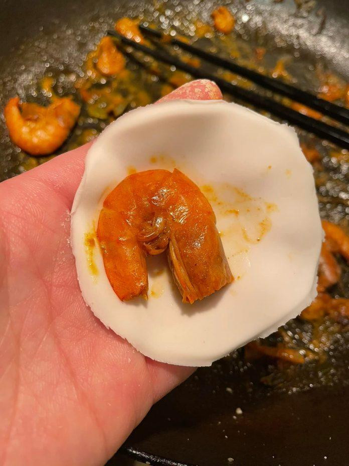 Nặn bánh bột lọc đẹp mắt tại nhà