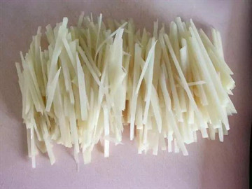 Ngâm khoai tây với muối và giấm