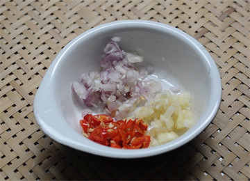 Hướng dẫn làm thịt lợn xào sả ớt thơm ngon và đơn giản