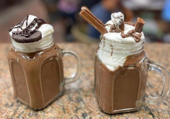 Ánh sáng tự nhiên tại Moka Cafe