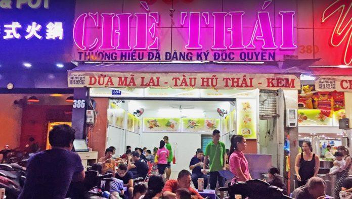 Chè Thái phủ đầy sầu riêng thơm béo (Ảnh: Internet)