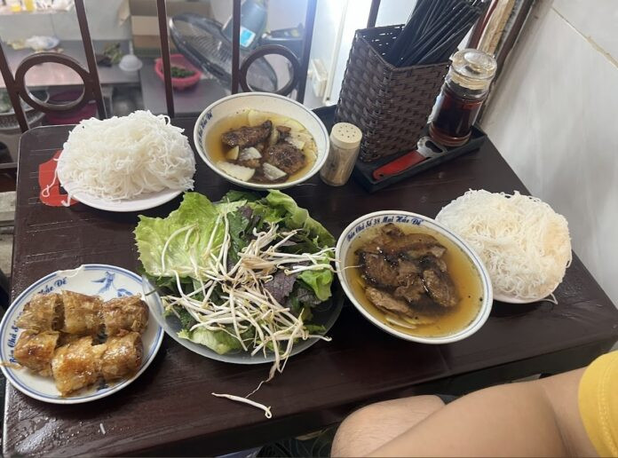 Hình ảnh tô bún chả tại quán số 38