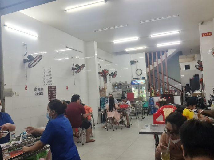 Không gian bên trong của quán