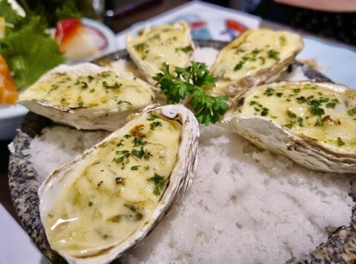 Không gian nhà hàng Nhật Sushi Haru tại TP.HCM