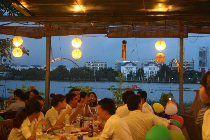 Không gian tại Nhà hàng Sông Trăng