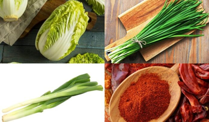 Kim chi cải thảo kiểu Hàn Quốc với sắc đỏ hấp dẫn, thơm cay nồng