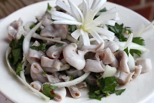 Lòng lợn cần được chọn lựa từ nơi bán uy tín, đảm bảo nguồn gốc rõ ràng