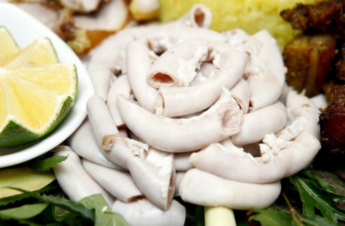 Lòng lợn qua đêm dễ biến chất và gây hại cho hệ tiêu hóa nếu sử dụng lại