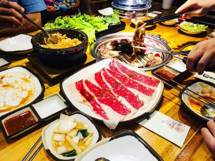 Thịt nướng tại Gogi House.