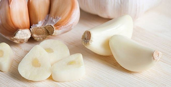 Tỏi tươi giúp kháng viêm và ngăn ngừa sự phát triển của tế bào ung thư