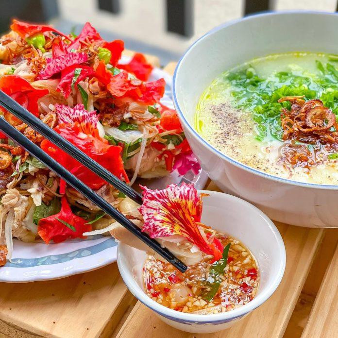 Gỏi gà hoa phượng &#8211; Món ăn độc đáo từ thiên nhiên Việt Nam