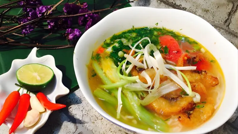 Cách nấu bún cá rô phi dọc mùng chuẩn vị