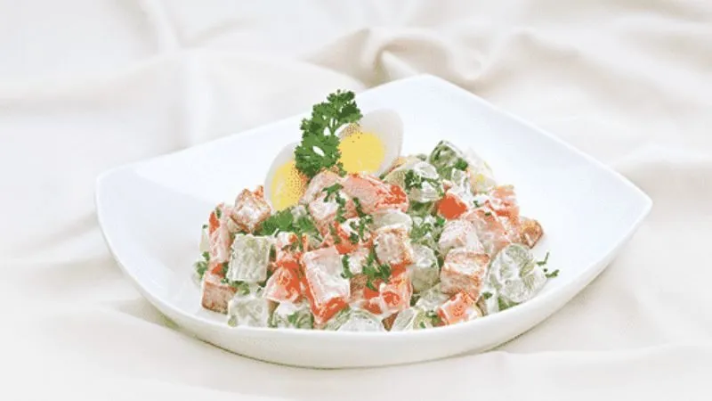 Chuẩn bị nguyên liệu làm salad rau trộn tươi ngon