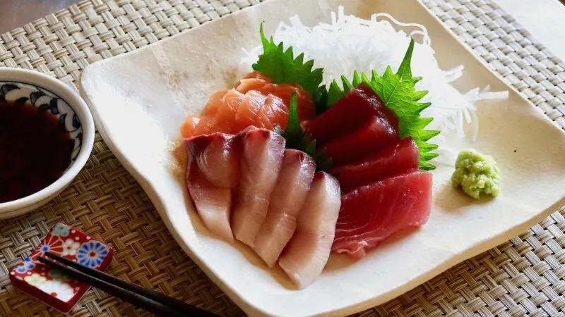 Bầu ăn sashimi được không? Cảnh báo rủi ro mẹ cần biết