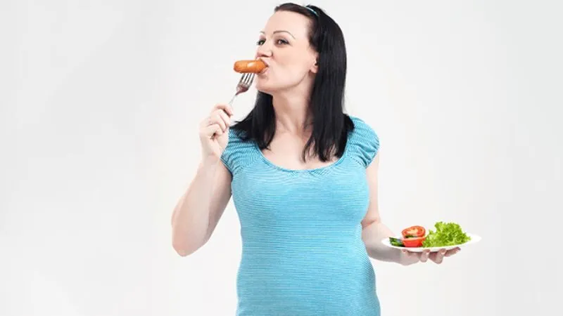 Sự thật về việc ăn xúc xích trong thai kỳ