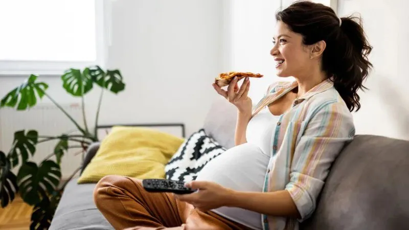 Trả lời cho câu hỏi bầu ăn pizza được không?